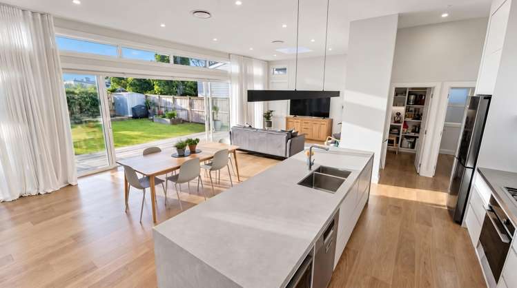 7 Huntingtree Avenue Sandringham_3