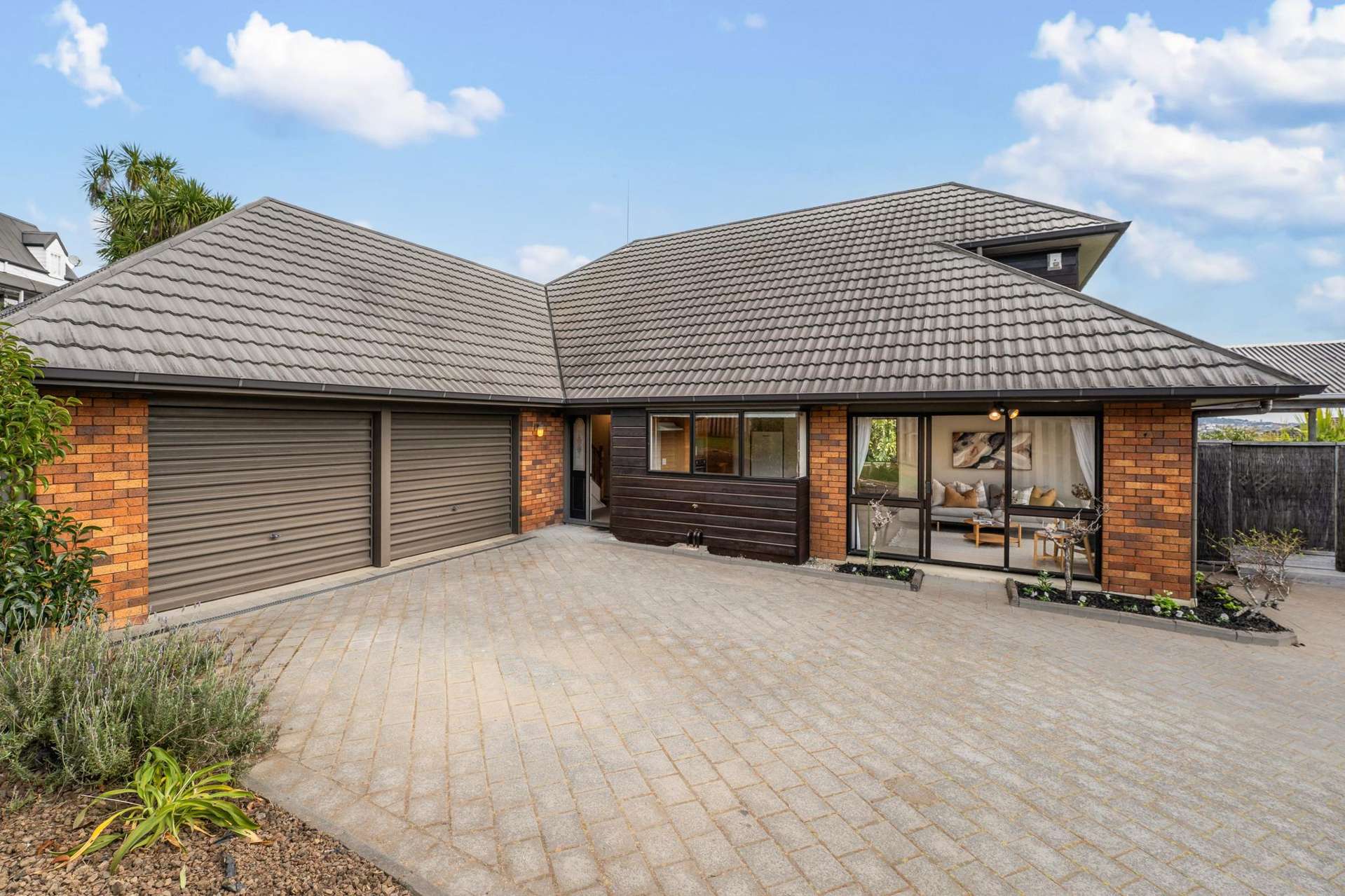 2/6 Waikato Place Saint Johns_0