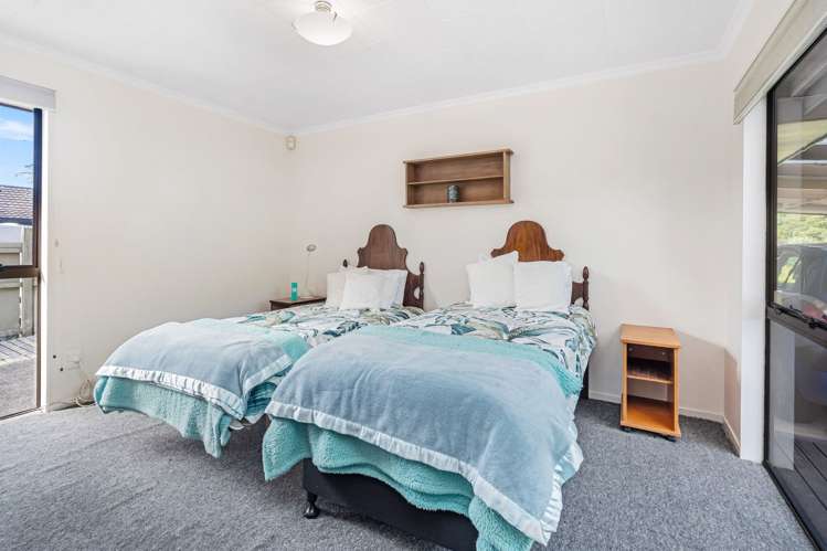 98 Fairway Drive Te Kamo_18