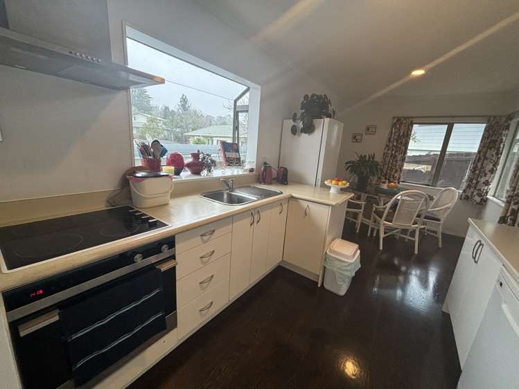 27 Loughanure Place Massey_1