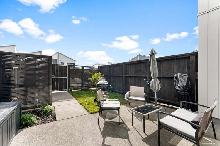 12 Malcolm Calder Road_0
