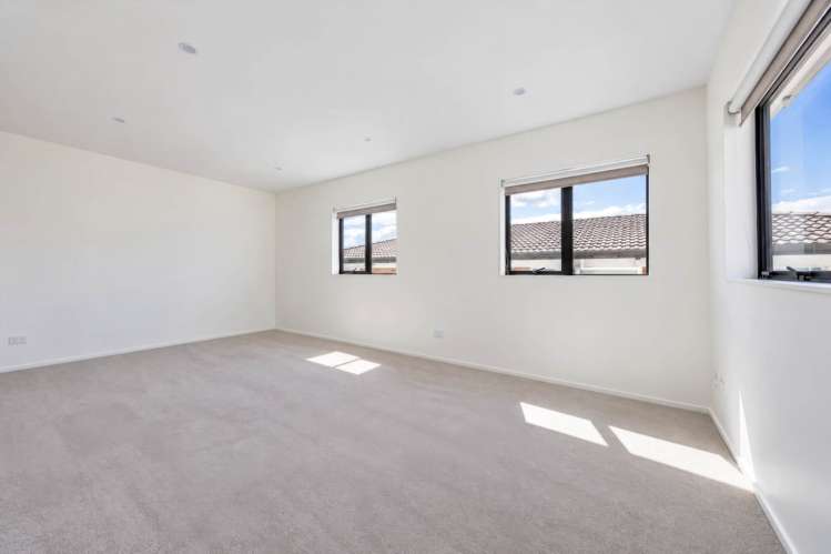 14a Letterkenny Place Blockhouse Bay_8