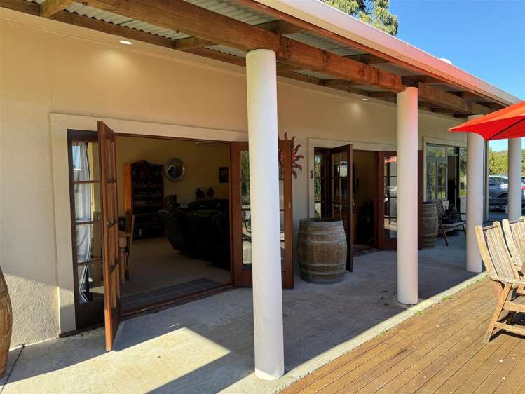 171 Coulson Road Paroa_6