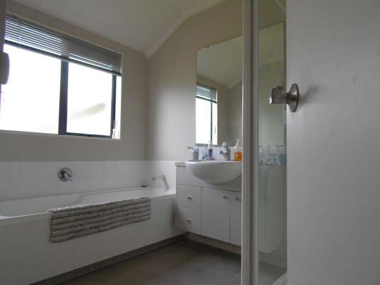 12 Bellshill Close Wattle Downs_11