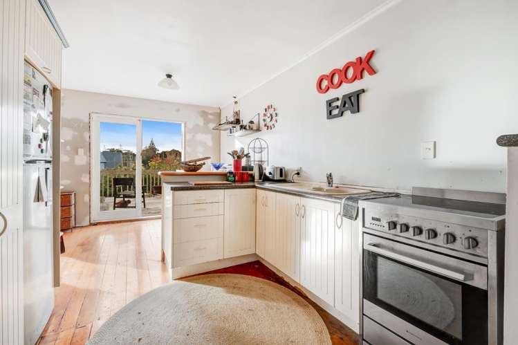 24 Jean Place Stanmore Bay_4