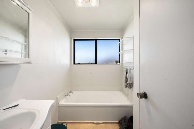 2/12 Silver Creek Road_4