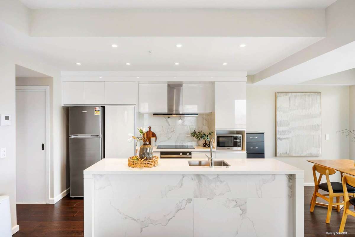 808/47 Beach Road_4
