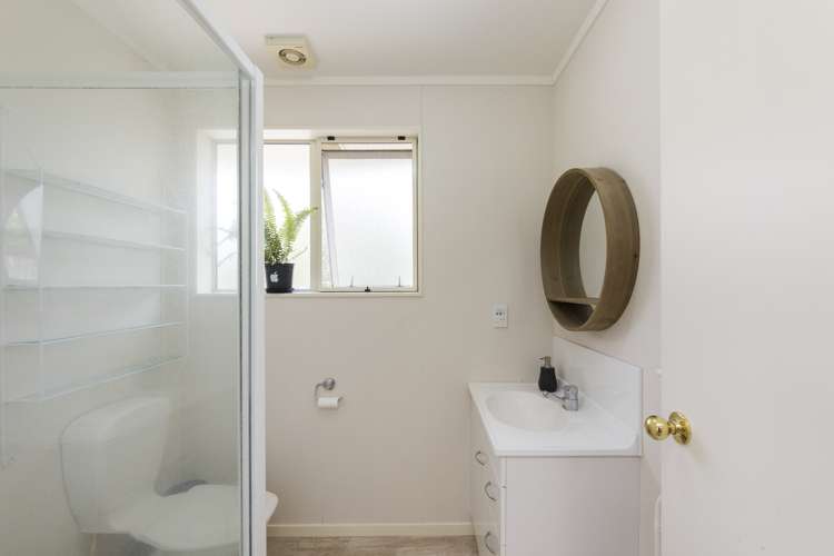 24 Logan Way Kelvin Grove_14