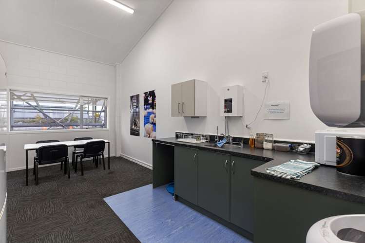 10-12 Edgeware Road Palmerston North_6