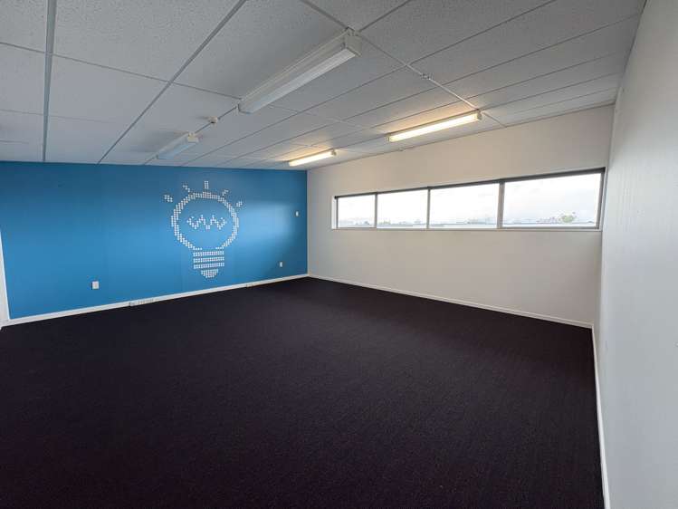 2/160 Ferry Road Waltham_4