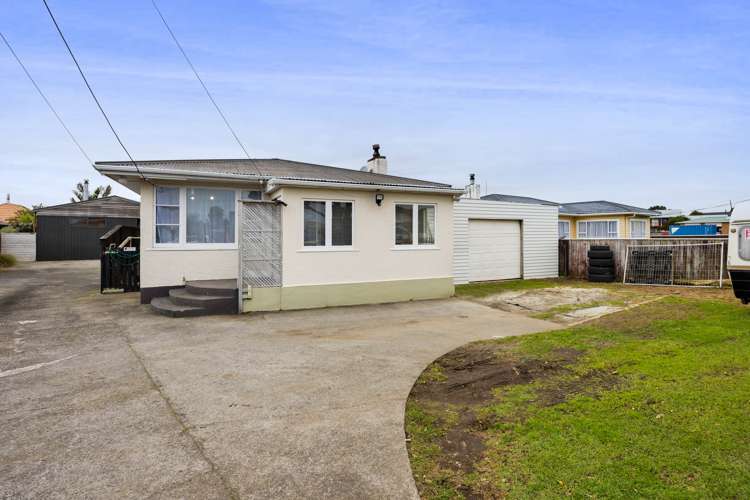 15 Barrett Road Whalers Gate_13