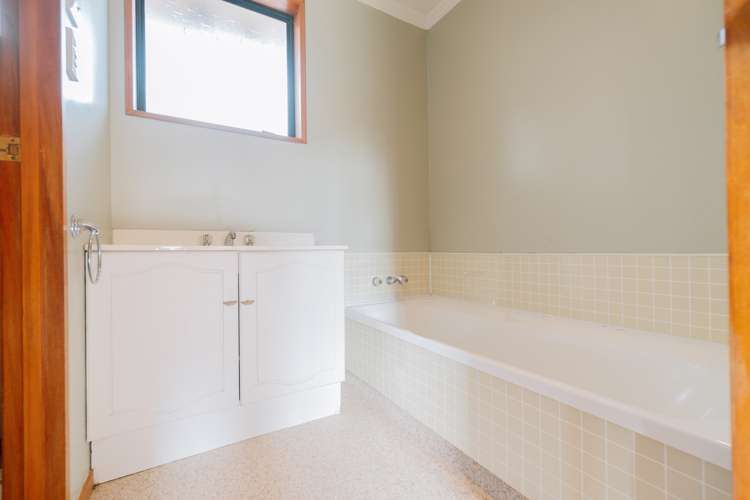 2 Raeburn Place Gore_12