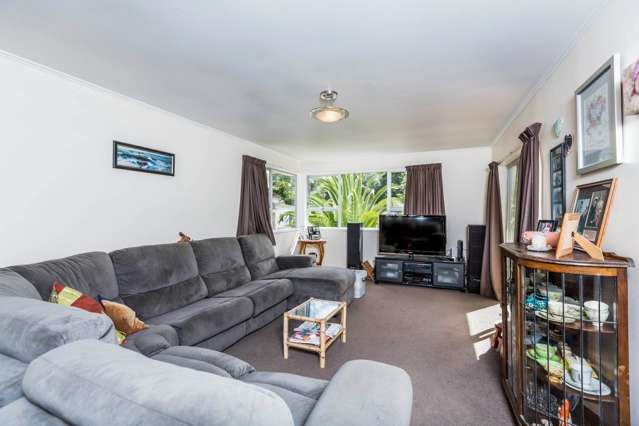 62 Lemnos Place Titirangi_2