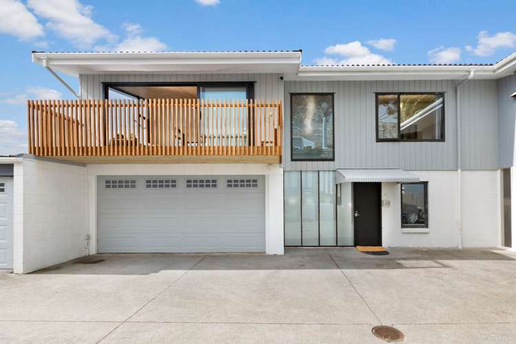 2/7 Old Lake Road Narrow Neck_12