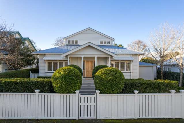 Elevated family living, heritage and views