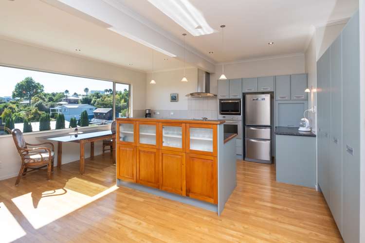 16 Busby Hill Havelock North_8