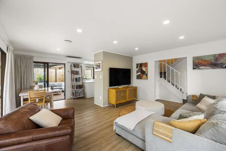 2/214 Moore Street Howick_1