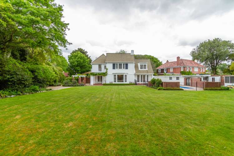 48 Barton Road Heretaunga_17