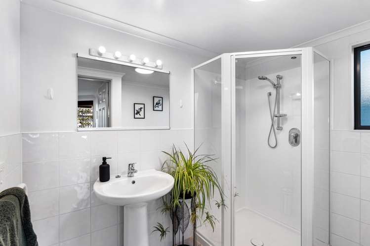 2 North Terrace Westshore_21