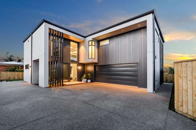 Sensational new build with panoramic Mount views