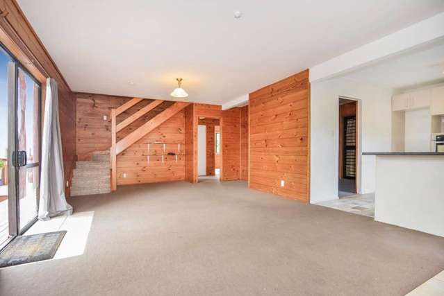 Free standing house for a large family