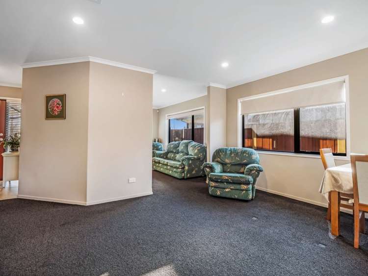33 Faringdon Boulevard Rolleston_10