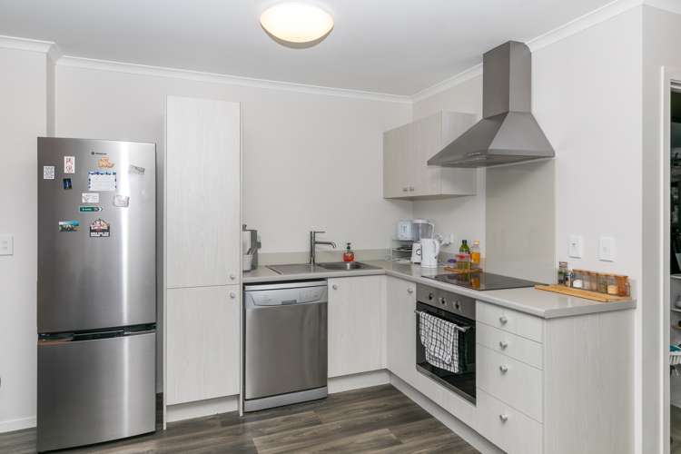 19 Chiefs Court Hamilton East_6