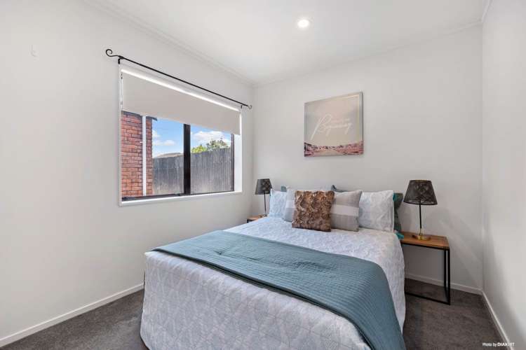 2/14 Roberts Road Te Atatu South_8