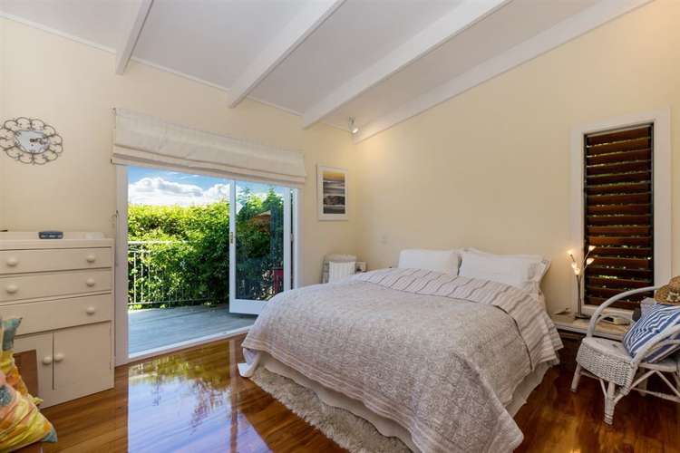 2/58 Beach Road Castor Bay_22