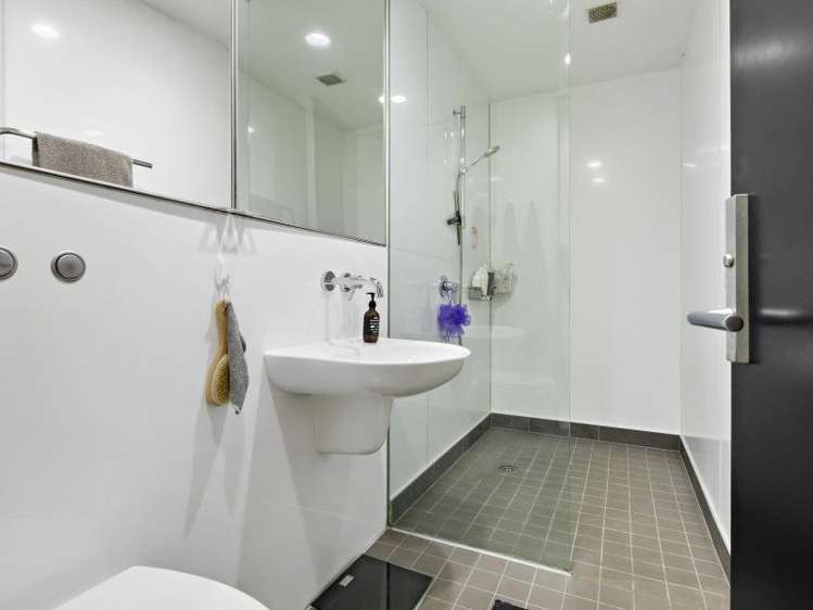 1b/4 Fisher-Point Drive Auckland Central_2