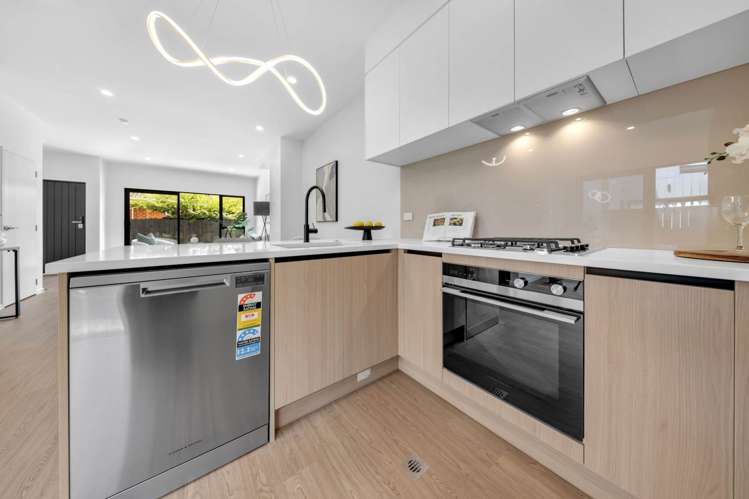 101B&D Gossamer Drive Pakuranga Heights_10