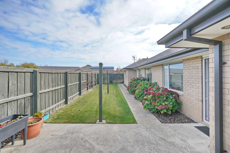 16 Barnsley Crescent West Melton_17