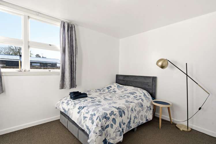 5662 West Coast Road Springfield_10