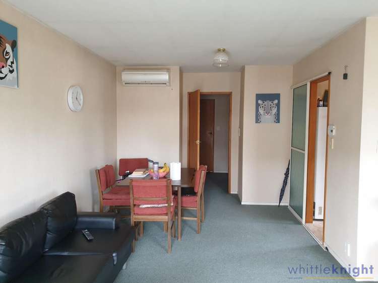 1/8 Peverel Street_4