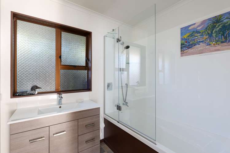 3 Pettit Place The Wood_12