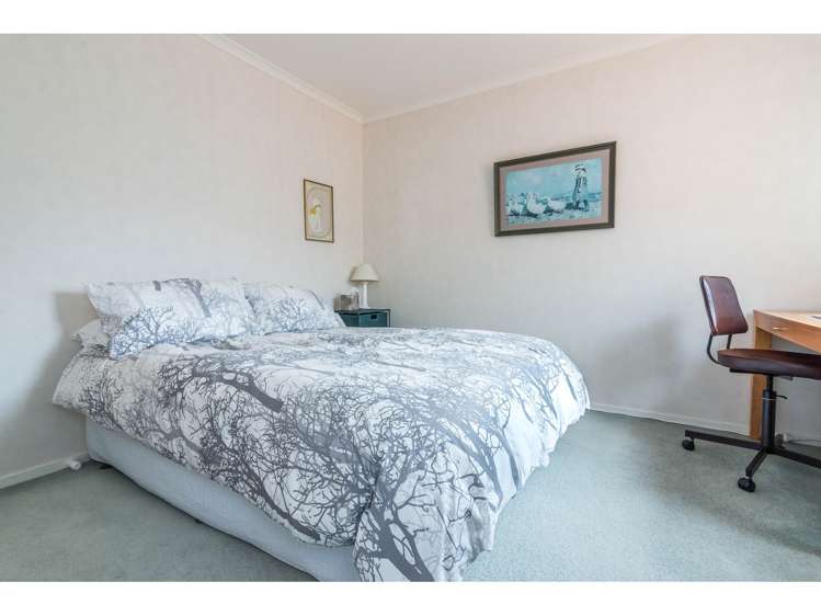 16 Stolford Crescent New Lynn_8