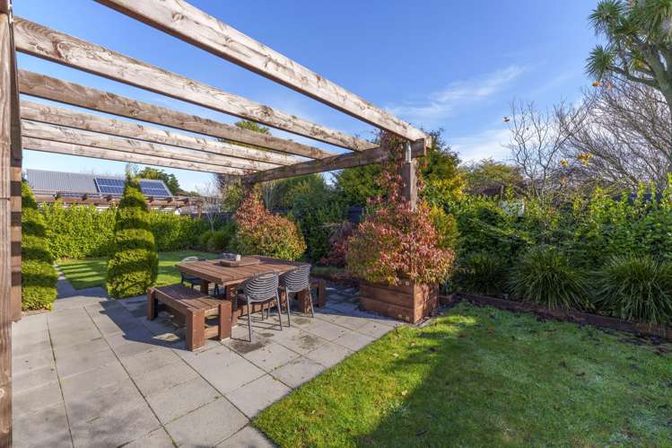 2/7 Glenys Place Broomfield_11