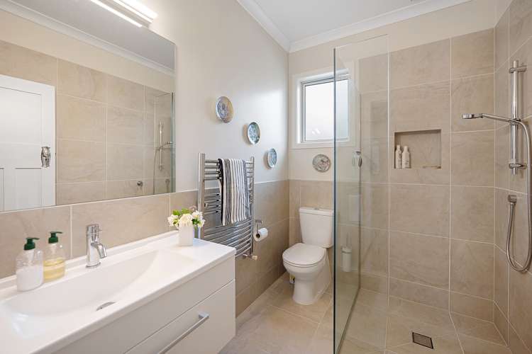 14 Lloyd Avenue Mount Albert_9