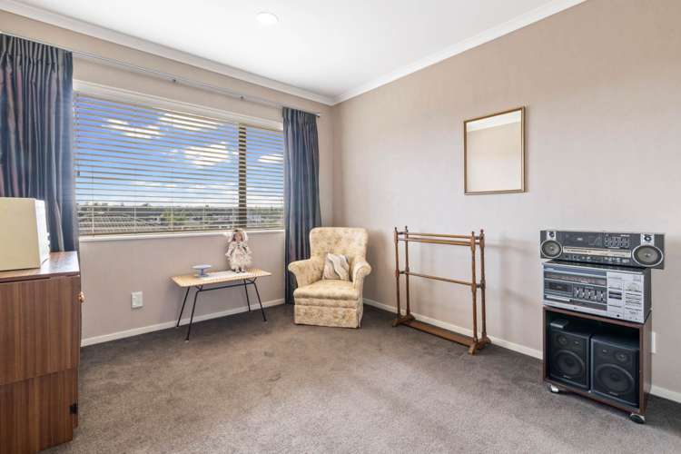 21 Turnberry Drive Wattle Downs_16