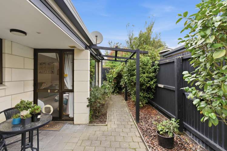 8/4 Broadbent Street Riccarton_13