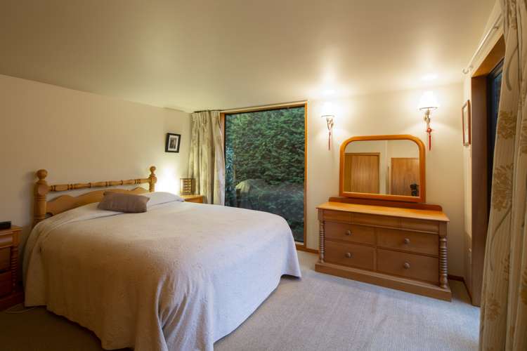 591 Peninsula Road Kelvin Heights_16