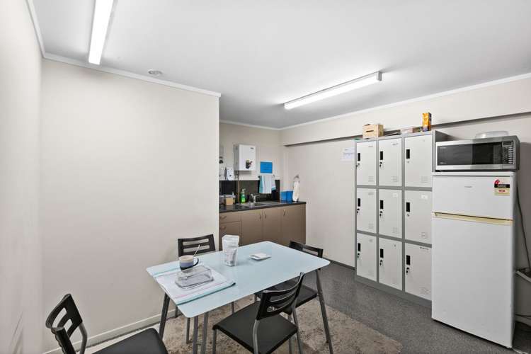 816 Karamu Road North Mayfair_12