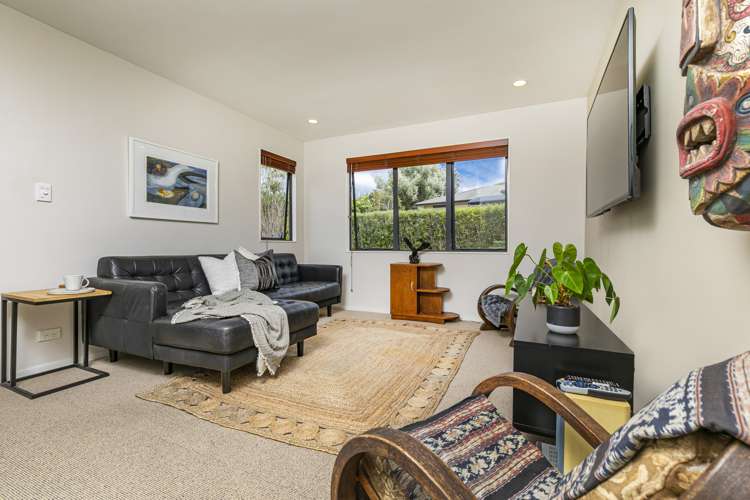 6 Grassfield Place Waimauku_11