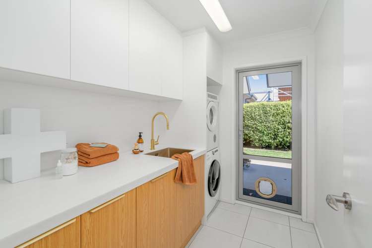 2 Waterstock Way Waitikiri_34