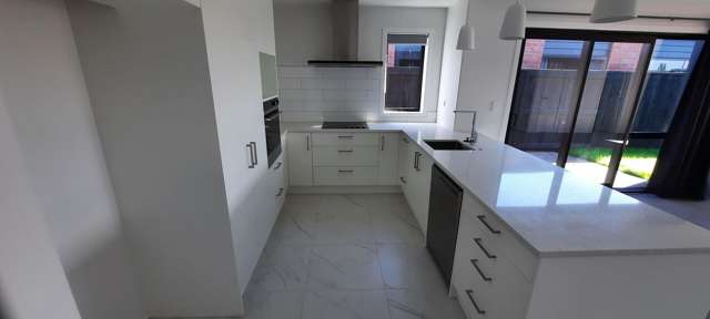 33 Trewern Avenue Chartwell_4
