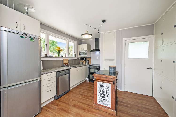 77 Gordon Street Southbridge_9