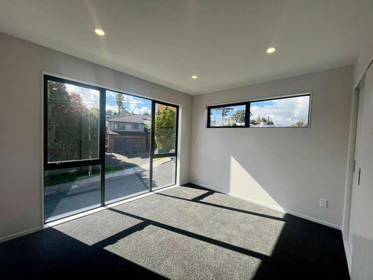 2/44 Sylvan Crescent Te Atatu South_13