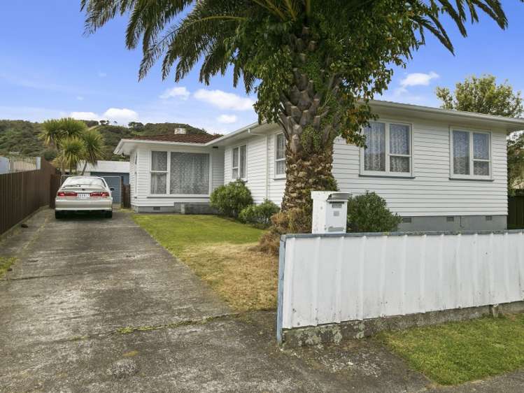 44 Momona Street Wainuiomata_0
