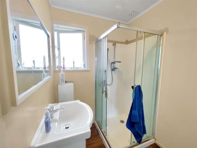 164 Clayton Road Mangakakahi_9