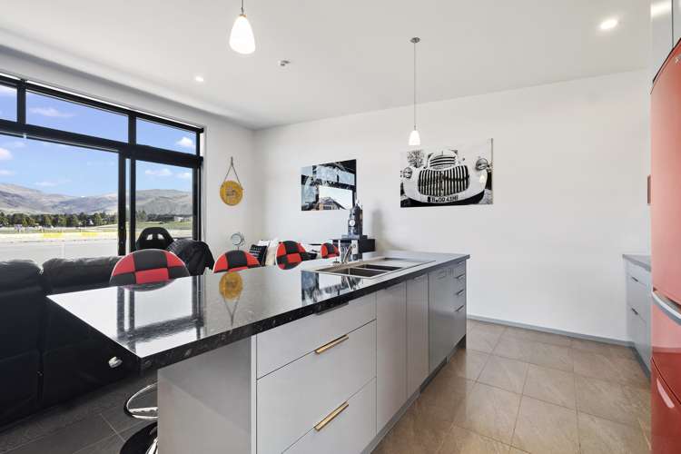 7 Pit Lane Cromwell_5